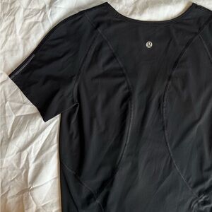 Lululemon sun shelter short sleeve